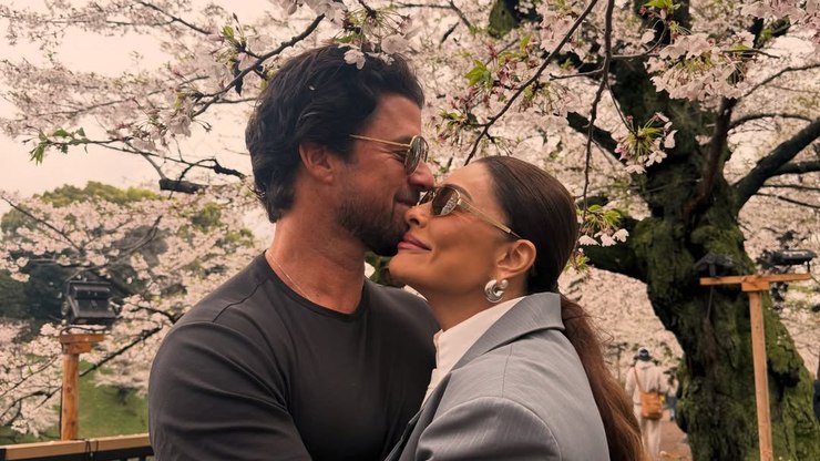 Juliana Paes vai ao Japão com marido e abre álbum de fotos