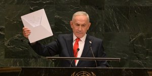 Netanyahu discursa em plenário esvaziado da ONU