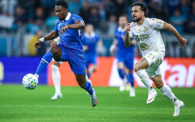 Grêmio venceu a Chapecoense e ganhou um respiro no Brasileirão Grêmio venceu a Chapecoense e ganhou um respiro no Brasileirão