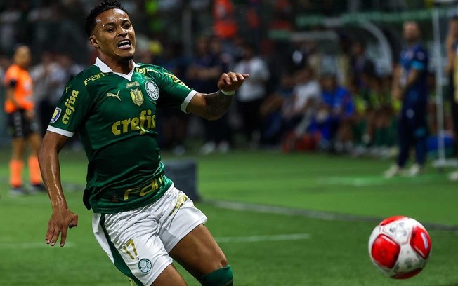 Lázaro vem ganhando mais chances no Palmeiras