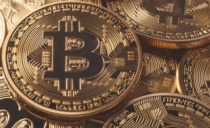 Bitcoin atinge maior valor da história: é hora de investir?