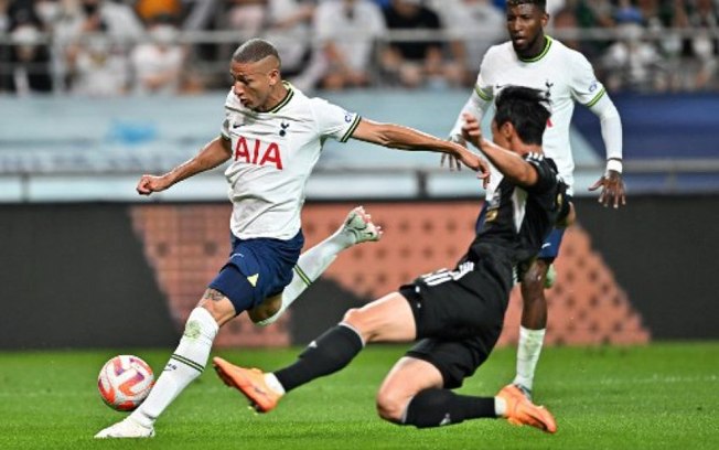 Em jogo com nove gols, Richarlison passa em branco em estreia e Son brilha na vitória do Tottenham