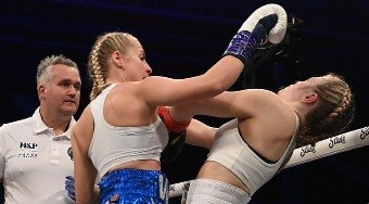 Modelo abre mão do OnlyFans e vira boxeadora