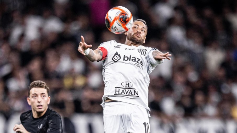 Neymar criticou a bola do Paulistão Neymar criticou a bola do Paulistão