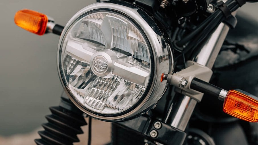 Faróis de LED são grandes novidades para linha 2024 das Royal Enfield