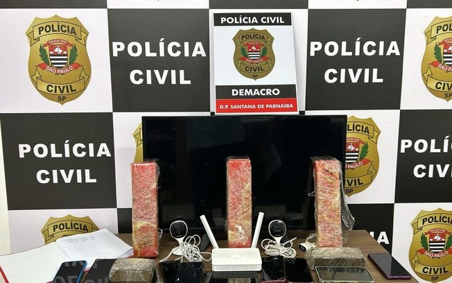 Polícia cumpre mandados e prende criminosos em Santana de Parnaíba Polícia cumpre mandados e prende criminosos em Santana de Parnaíba