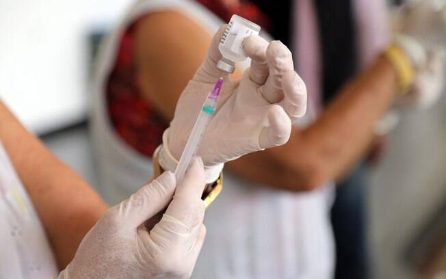 Vacinação contra gripe começa nesta segunda