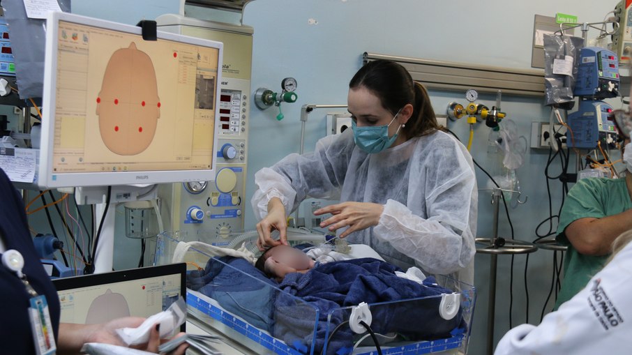 Monitoramento cerebral revoluciona cuidado neonatal no Brasil