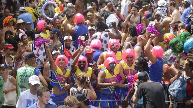 EUA alertam cidadãos e pedem que evitem favelas no Carnaval