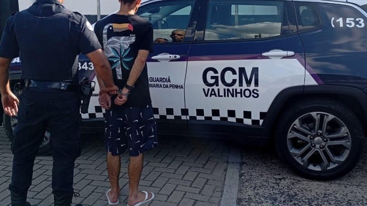 GCM de Valinhos prende homem por invasão e recupera moto roubada