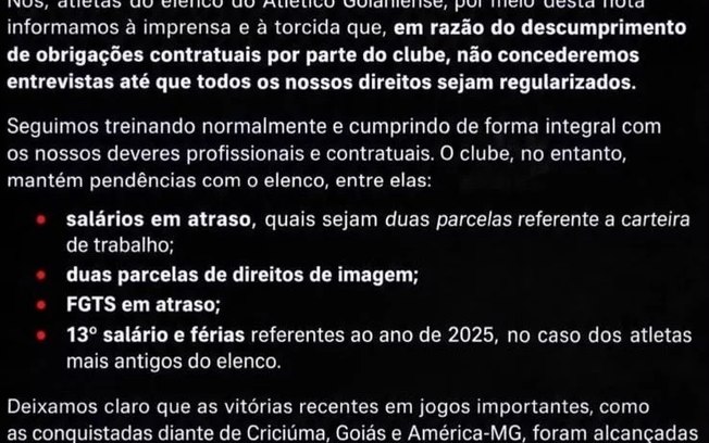 Jogadores do Atlético-GO fazem 