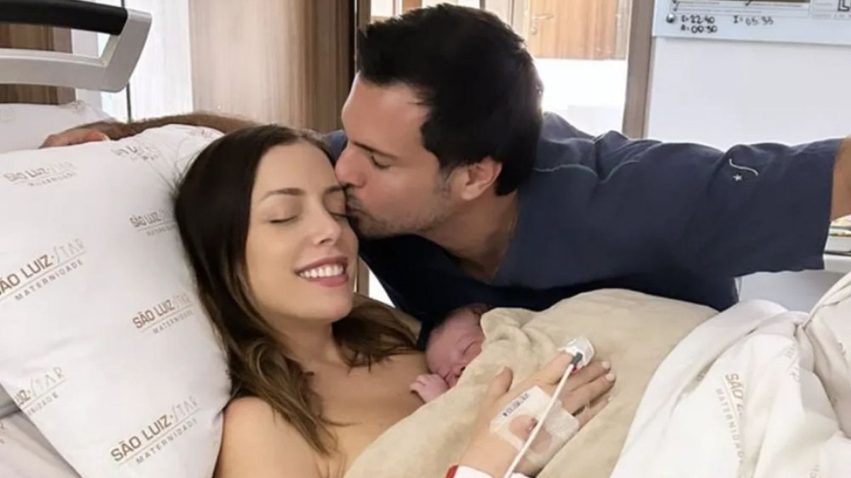 Fabiana Justus deu à luz terceiro filho com Bruno D'ancona