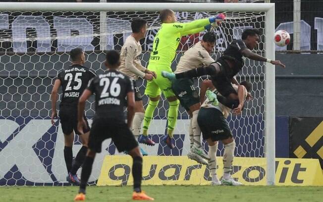 Com pênalti no fim, Palmeiras empata com Bragantino e segura invencibilidade no Paulistão
