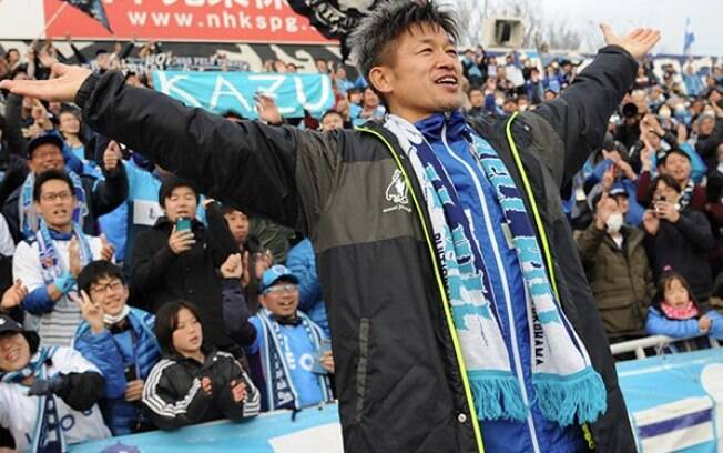 Veterano Kazuyoshi Miura faz história no futebol