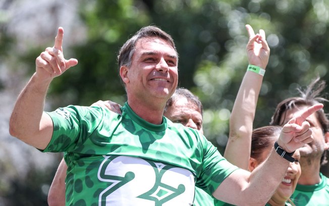 Empresa usou relógio e prostitutas como iscas para pescar Flávio