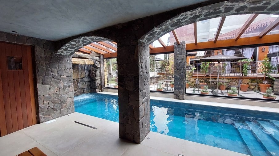 The swimming pool at Hotel Valle D'Incanto can only be used by reservation to ensure privacy.