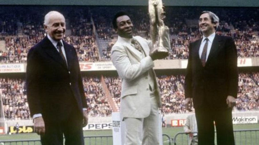 Pelé não deixou de cortar o cabelo com Didi mesmo após a grande fama mundial