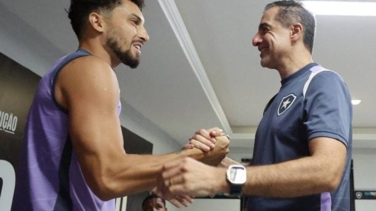 Renato Paiva comanda primeiro treino no Botafogo