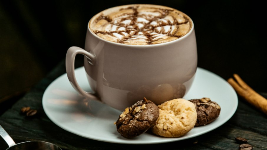 Cafés em cápsulas oferecem bebidas cremosas com preparo em apenas alguns segundos Cafés em cápsulas oferecem bebidas cremosas com preparo em apenas alguns segundos