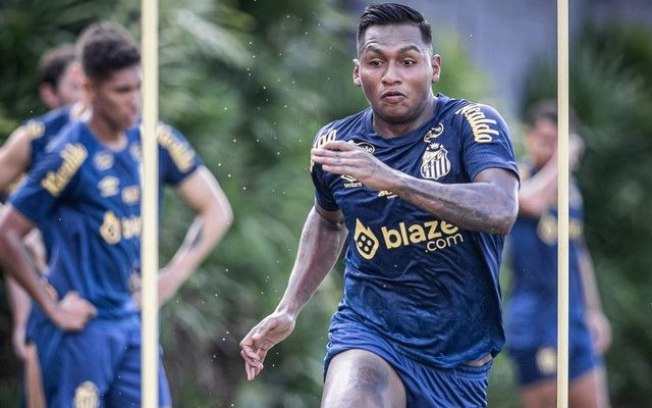 Alfredo Morelos é a novidade para o jogo contra o Avaí