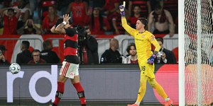 Muslera carrasco do Flamengo: veja os 3 pênaltis defendidos