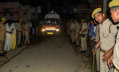 Índia: ao menos 107 morrem esmagados após confusão 