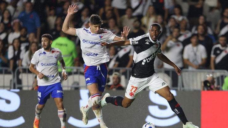 Vasco domina Fortaleza e conquista vitória importante