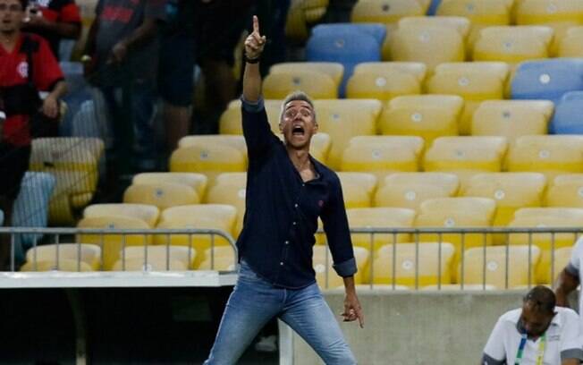 Paulo Sousa compara Andreas e Gomes e lamenta pouca 'sinergia' com a torcida do Flamengo