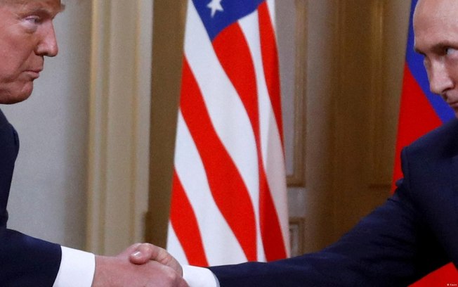 Pacto entre Trump e Putin surge em momento politicamente sensível para o líder republicano