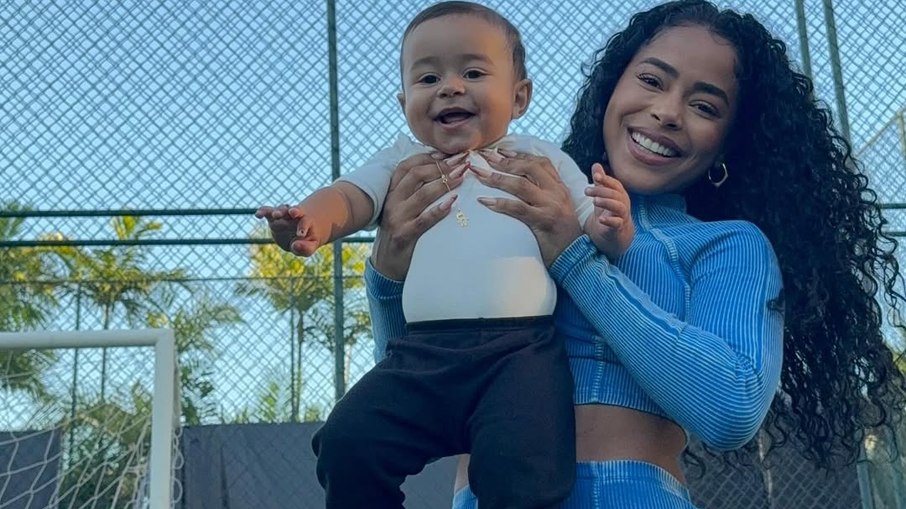 Lorena Maria e o filho Rás