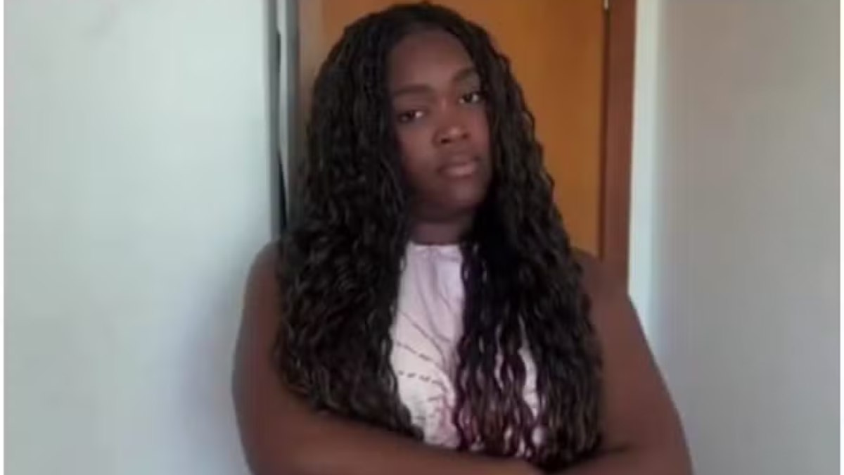 Ex-BBB Raquele Responde a Críticas Após Retomar Venda de Doces: 'Você é Burro'