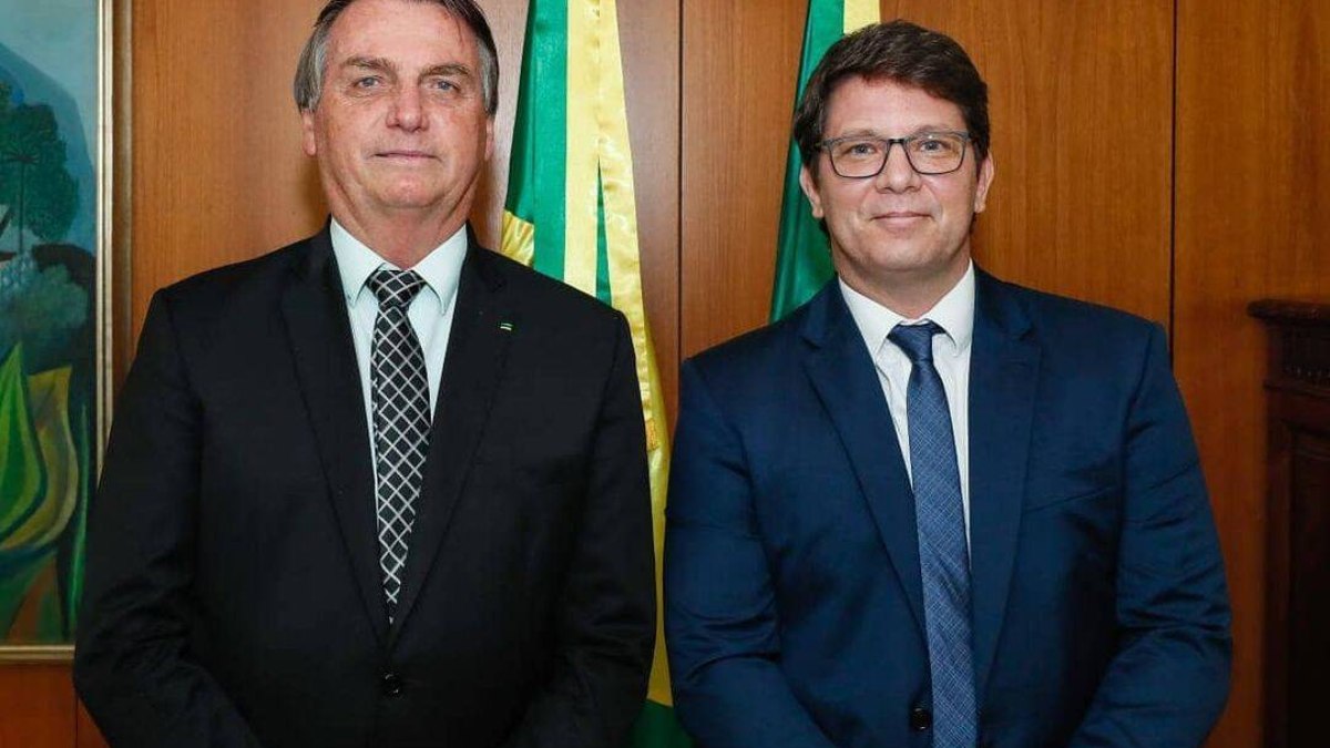 Bolsonaro e Mario Frias