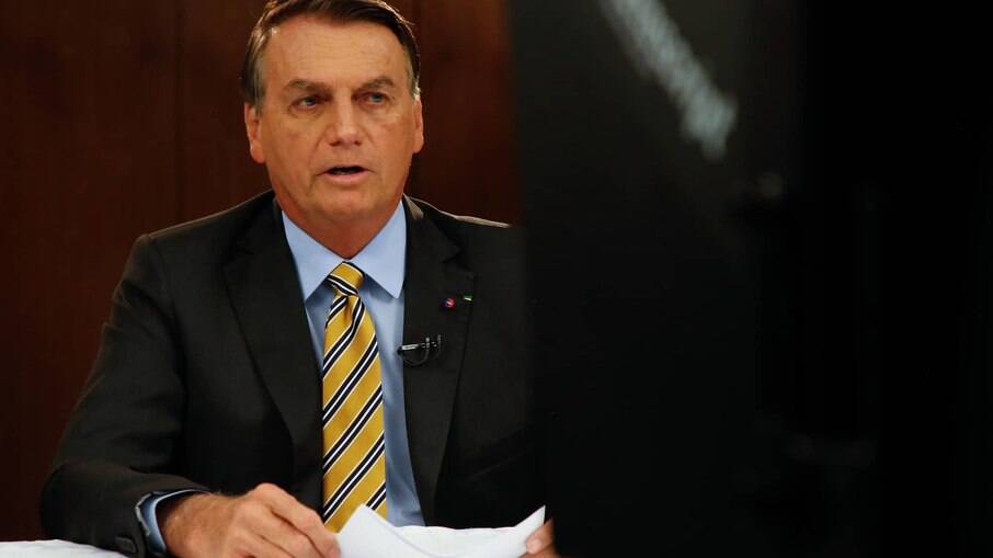 Presidente Jair Bolsonaro (sem partido) autorizou a produção de vacinas contra covid em indústria veterinária