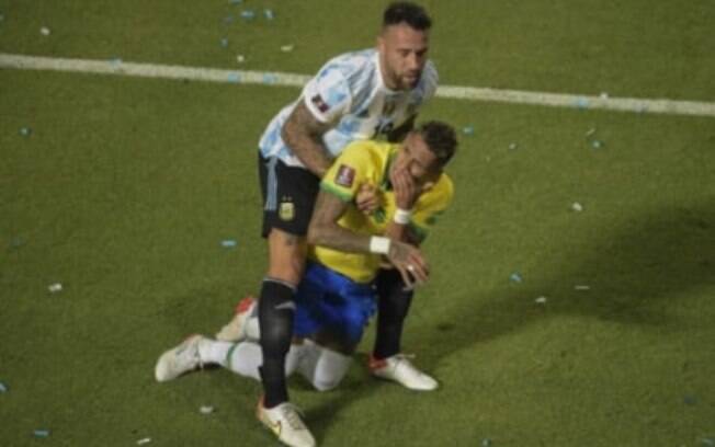 Conmebol considera não expulsão de Otamendi como 'erro grave' e pune árbitros de Argentina x Brasil