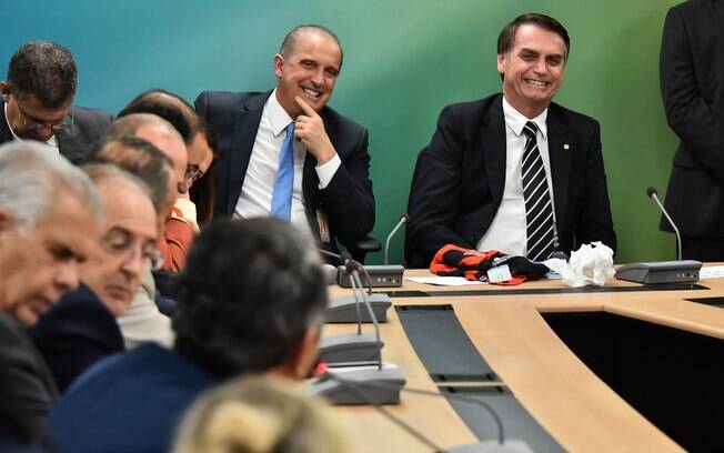 Jair Bolsonaro vai passar por novas reuniões com líderes de partidos, revela Onyx