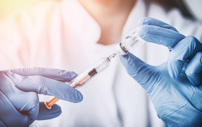 vacinação contra varíola é prescrita para quem trabalha em laboratórios