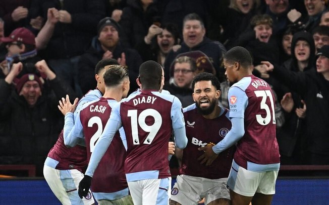 Aston Villa avança na Liga Conferência