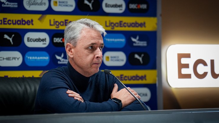 Técnico da LDU cita "desrespeito" dos jogadores do Palmeiras