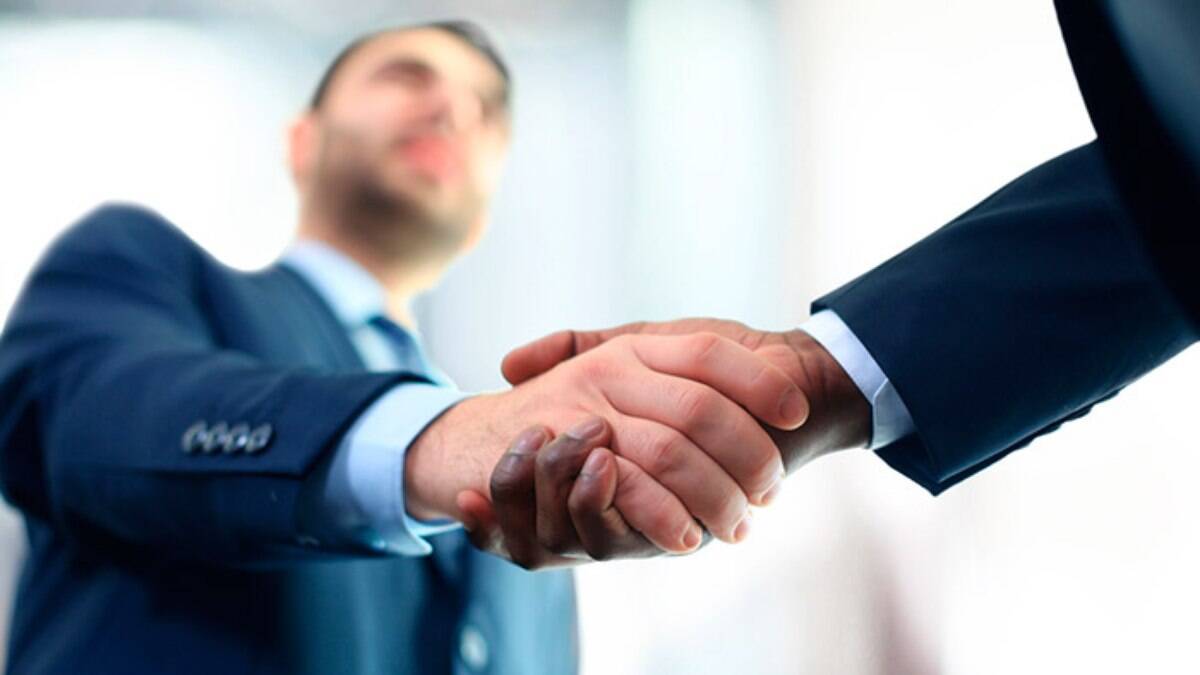 Para que o mercado automotivo aqueça, o Governo deve incentivar o comércio. O primeiro passo positivo é a recente redução do IPI