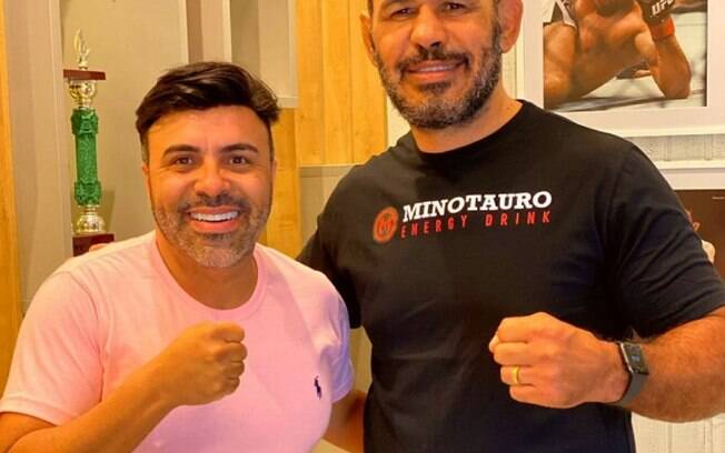 Rogério Minotouro vai treinar apresentador da RedeTV! para duelo de MMA