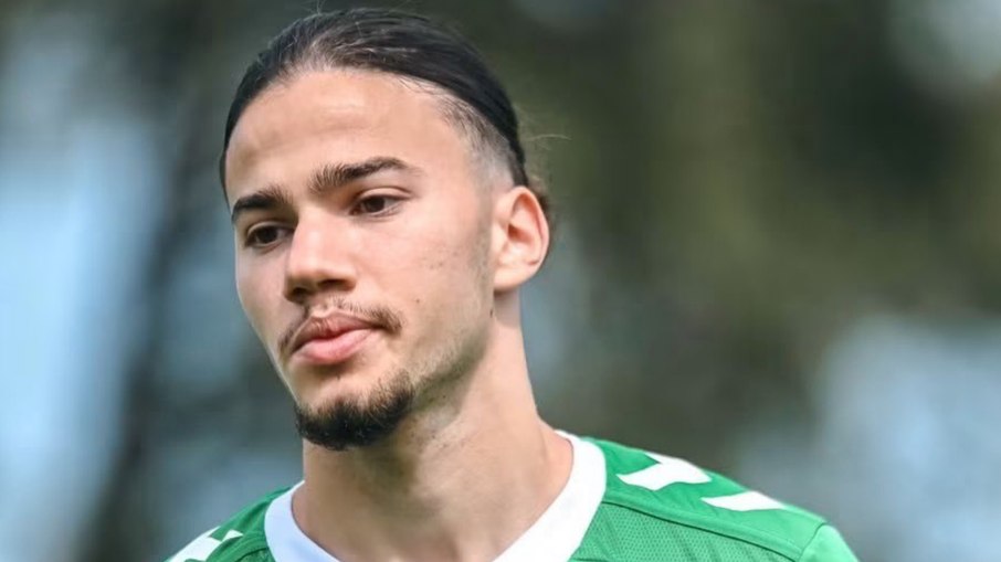 Kenzo Kies era jogador do Guingamp Kenzo Kies era jogador do Guingamp