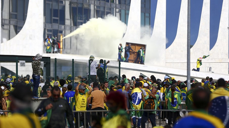 Bolsonaristas golpistas invadem Congresso, STF e Palácio do Planalto