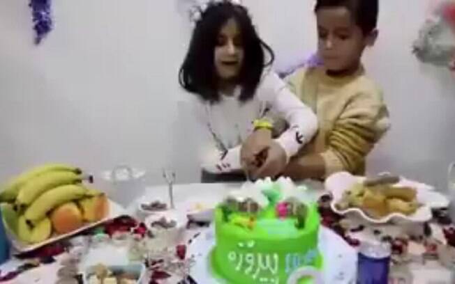 Terremoto na fronteira entre Irã e Iraque interrompe aniversário infantil; veja esse e outros vídeos do momento do sismo