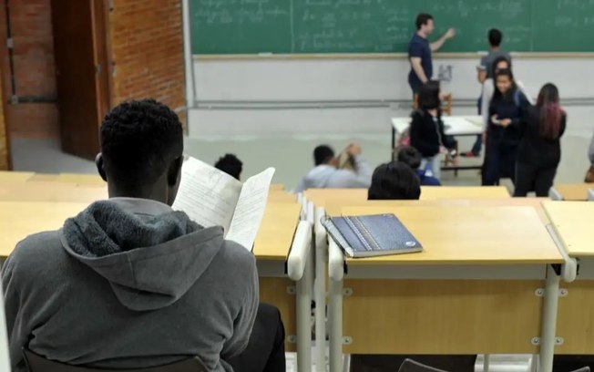 EUA vão monitorar redes sociais de estudantes estrangeiros que solicitarem visto EUA vão monitorar redes sociais de estudantes estrangeiros que solicitarem visto
