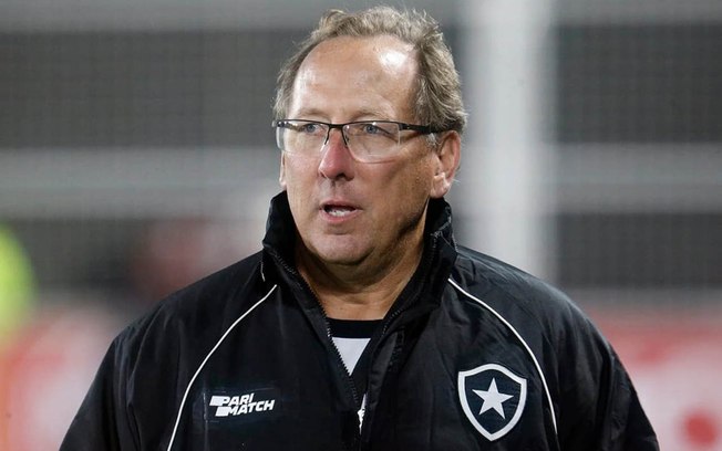 Textor está afastado da SAF do Botafogo