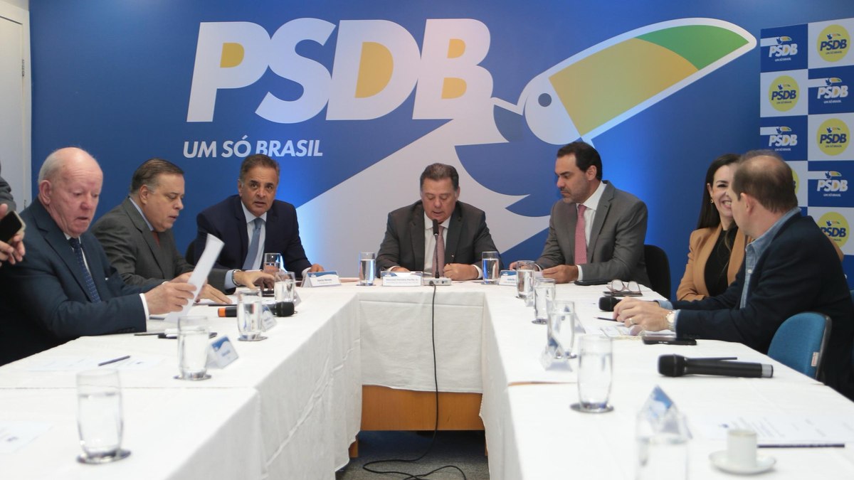 Lideranças nacionais do PSDB foram favoráveis ao início da fusão com o Podemos Lideranças nacionais do PSDB foram favoráveis ao início da fusão com o Podemos