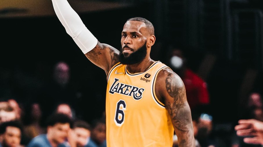 LeBron James tem contrato com os Los Angeles Lakers até 2025