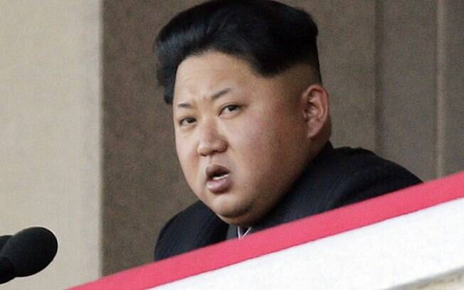 Líder da Coreia do Norte, Kim Jong-Un, insiste em testes nucleares, que trazem sanções internacionais