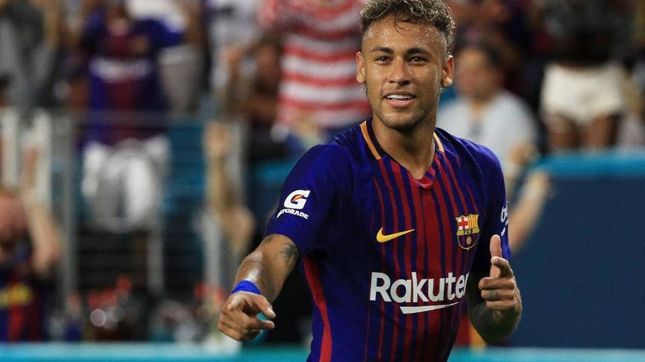 Neymar estaria 'mal' e 'vulnerável' durante negociações de sua transferência para o PSG