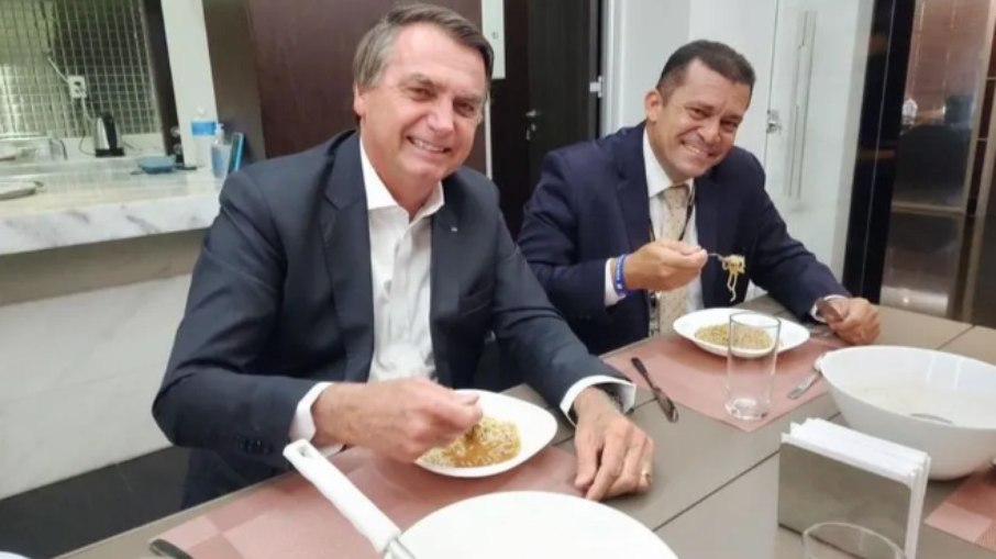Bolsonaro e ex-Bope Max Guilherme